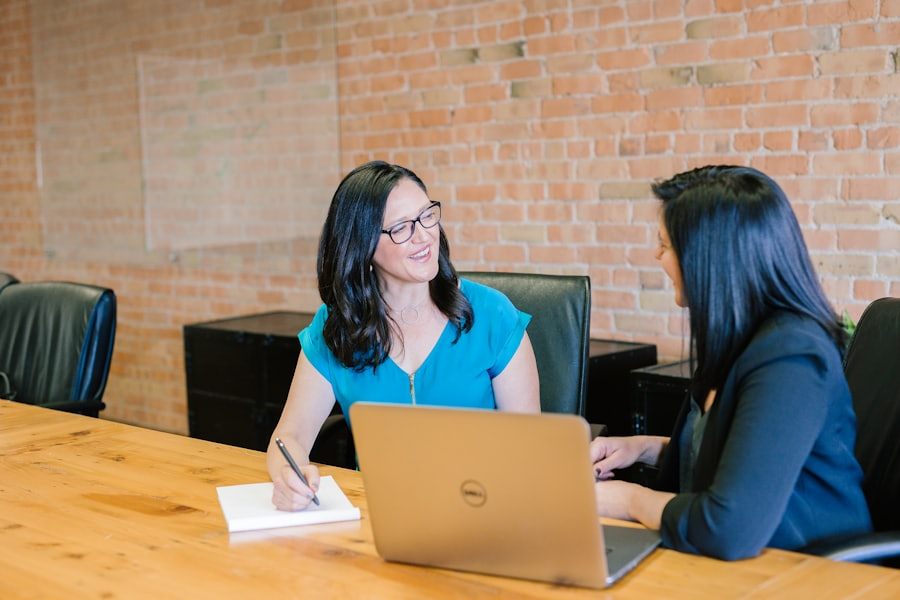 One-on-one counselling session between a student and a therapist